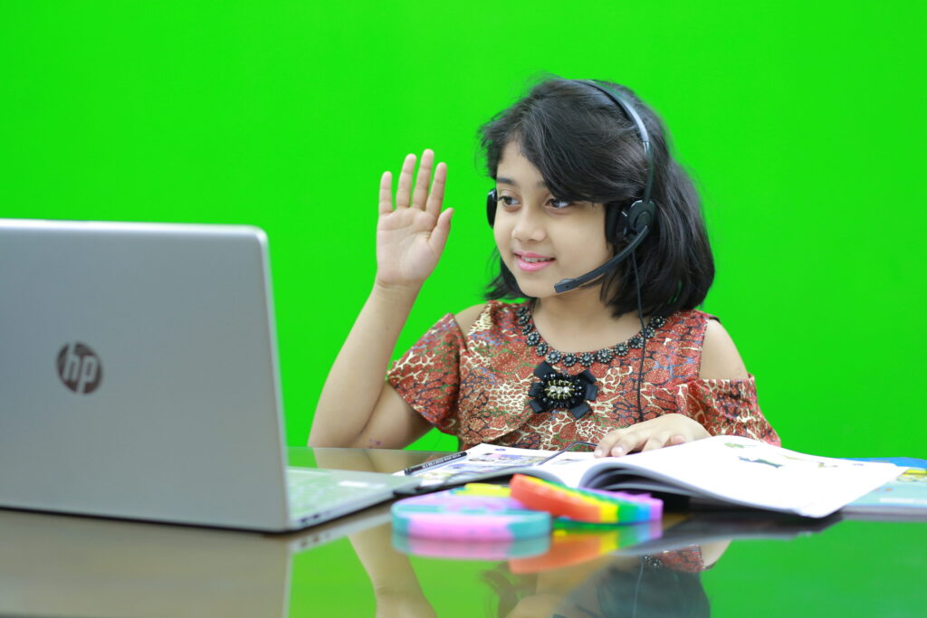 Spoken English Classes For Kids in Dhaka
